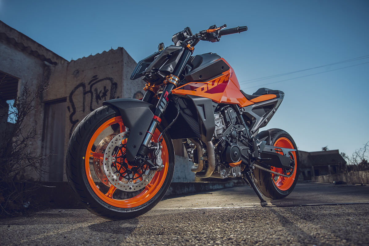 APEX PRO COMPONENTS FOR THE KTM 990 DUKE