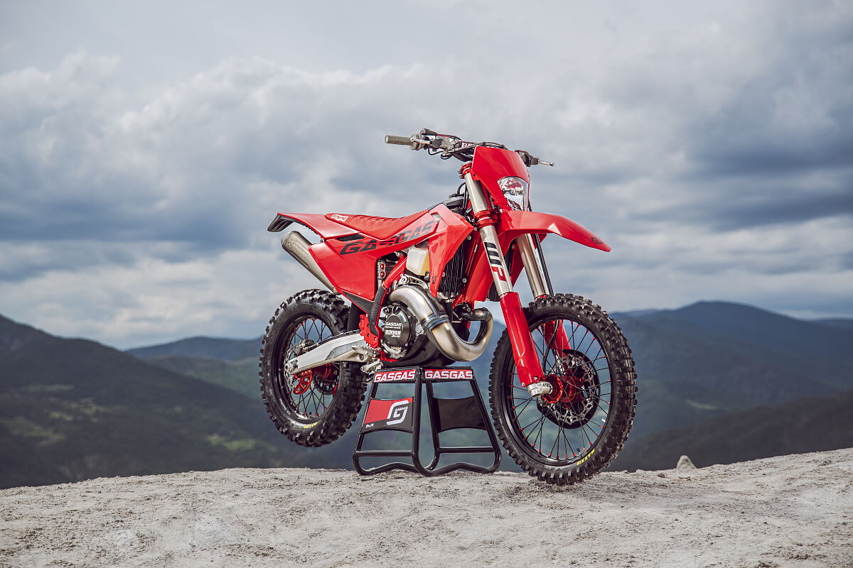 Enduro _ EC 300 _ EC 250 _ 2025 _ Static _9885