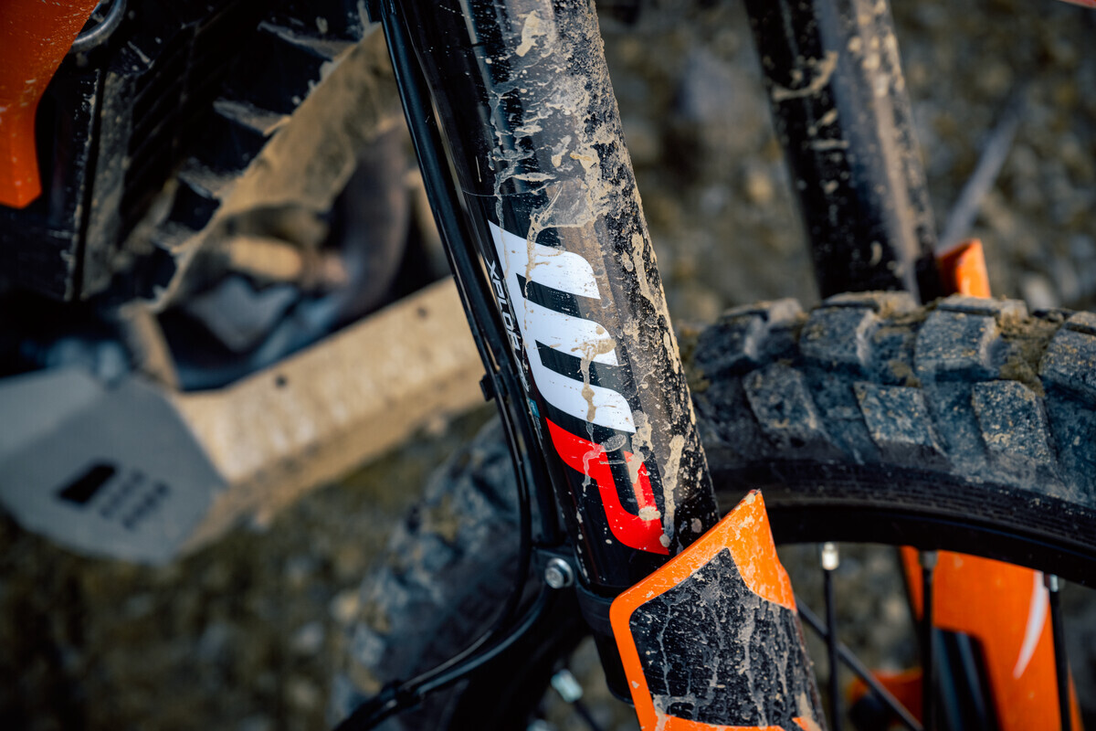 662215_MY25 KTM 390 ENDURO R R-Moods- Cat B_KTM 125 _ 390 ENDURO R_12051