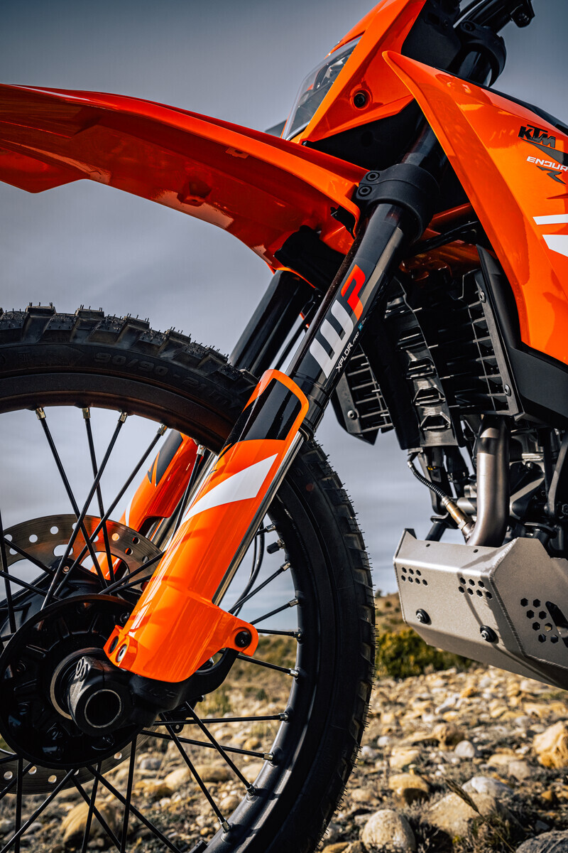 662307_MY25 KTM 390 ENDURO R R-Static- Cat B_KTM 125 _ 390 ENDURO R_12063